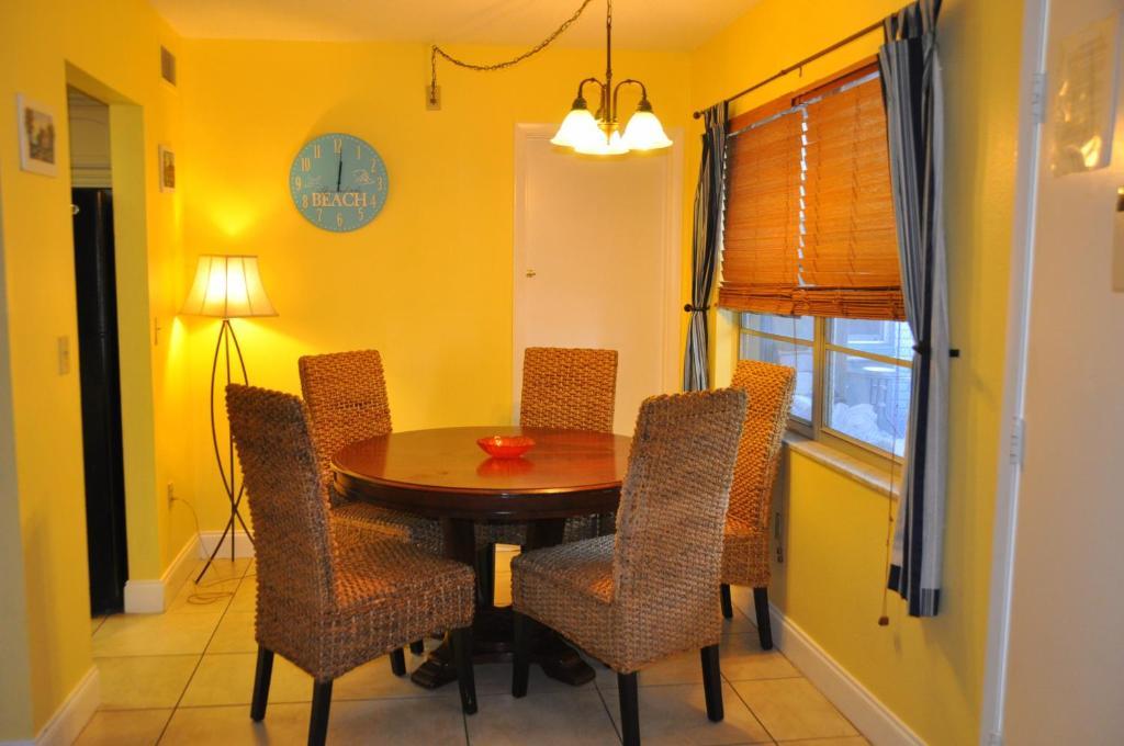 Lido Islander Inn And Suites - Sarasota Lido Key  Екстериор снимка